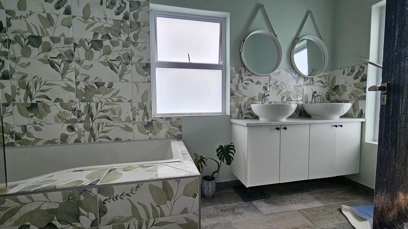 3 Bedroom Property for Sale in Shelley Point Western Cape